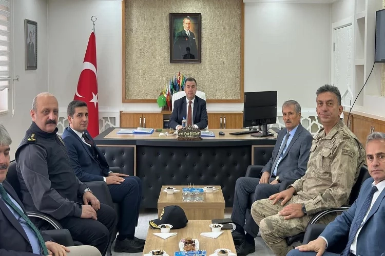 Bayburt Valisi Mustafa Eldivan Aydıntepe’de incelemelerde bulundu haberinin görseli