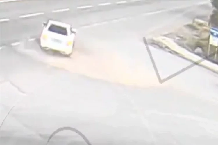 Kavşakta drift yapan sürücüye para cezası haberinin görseli