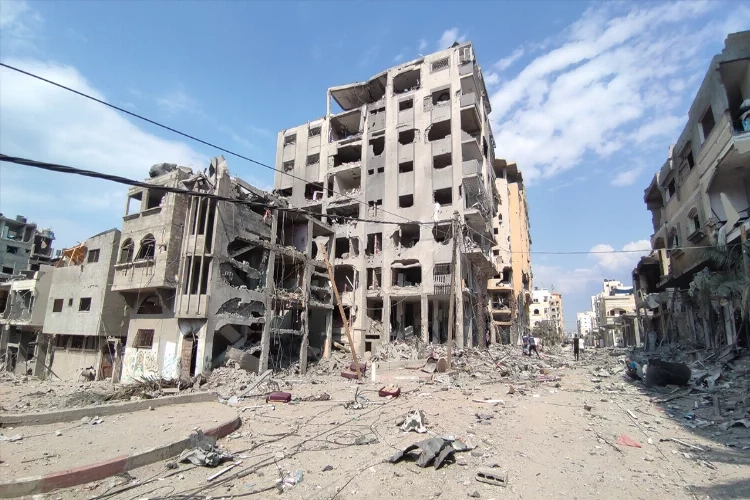 İsrail’in vurduğu Al-Karama Mahallesi görüntülendi haberinin görseli