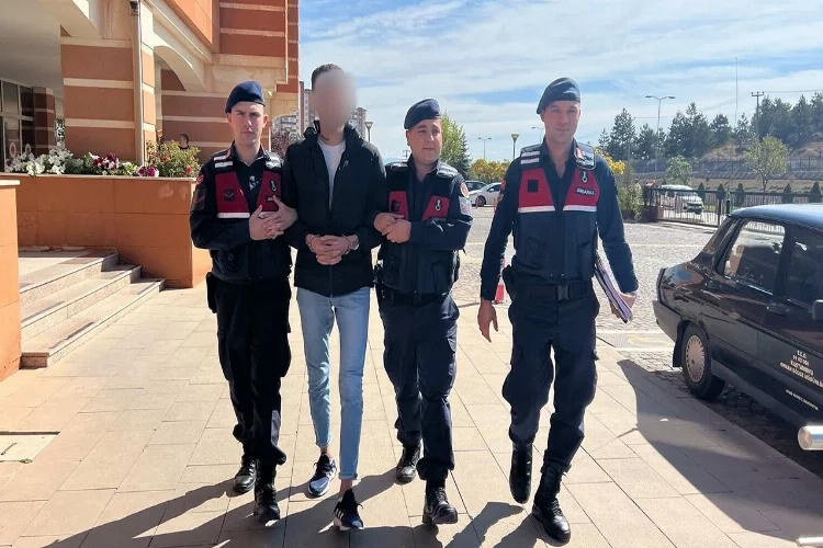 Hırsızlık suçlarından aranan şahıslar cezaevine gönderildi haberinin görseli