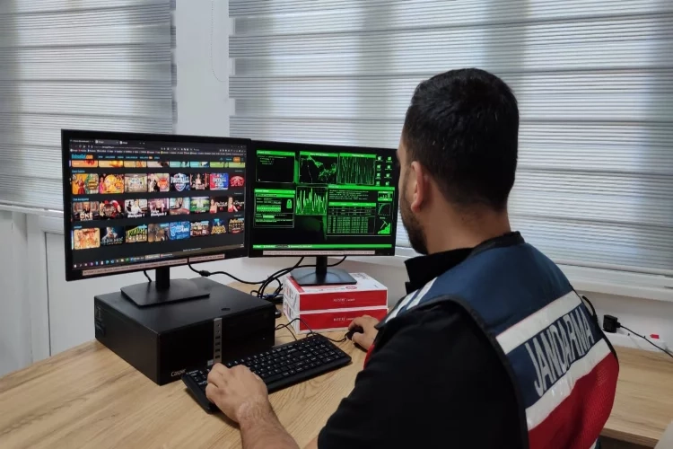 Gaziantep'te siber dolandırıcılık operasyonu: 17 tutuklama haberinin görseli
