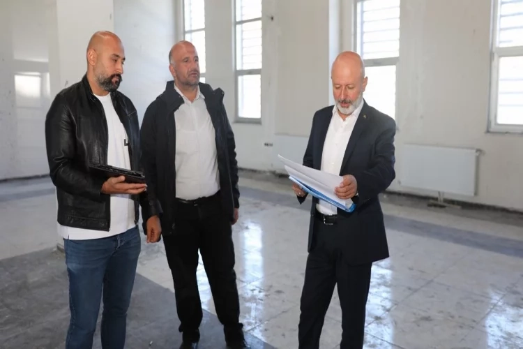 Başkan Çolakbayrakdar, Kütüphanelerle zenginleştirilmiş şehir inşa ediyoruz haberinin görseli