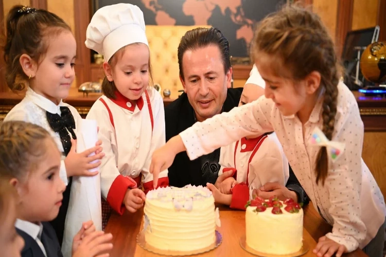 Dünya Kız Çocukları Günü'nde belediye başkanı oldu haberinin görseli