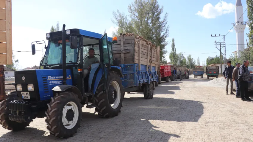 Hasadı bitti, kilometrelerce kuyruk oluştu (3)