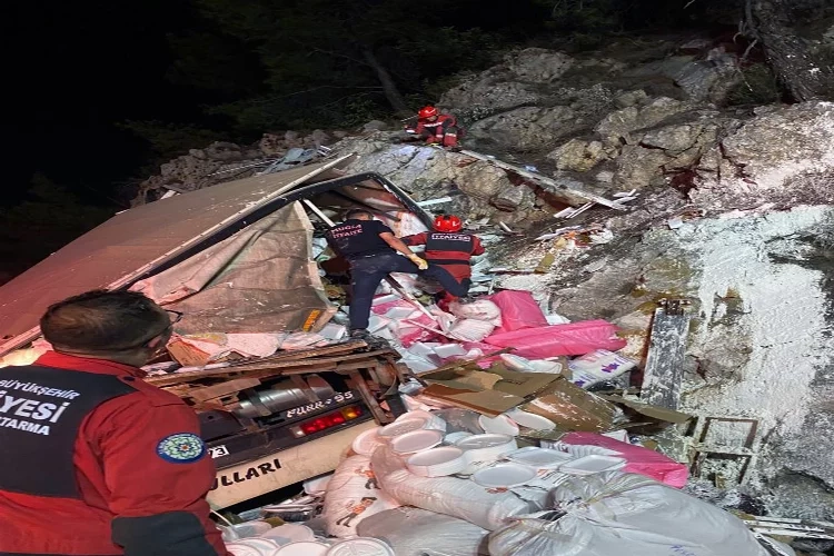 Muğla'da trafik kazası: Sürücü kurtarılamadı haberinin görseli