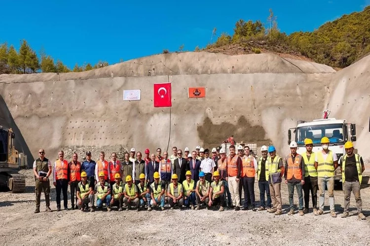 Akdeniz Sahil Yolu projesi hızla sürüyor