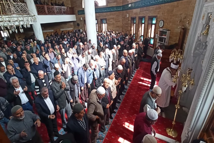 Bitlis’te Filistinliler için gıyabi cenaze namazı kılındı haberinin görseli