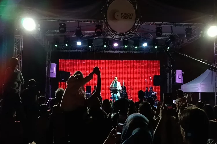 Diyarbakır’da 1. Dicle bağ bozumu festivale konserlerle devam ediyor