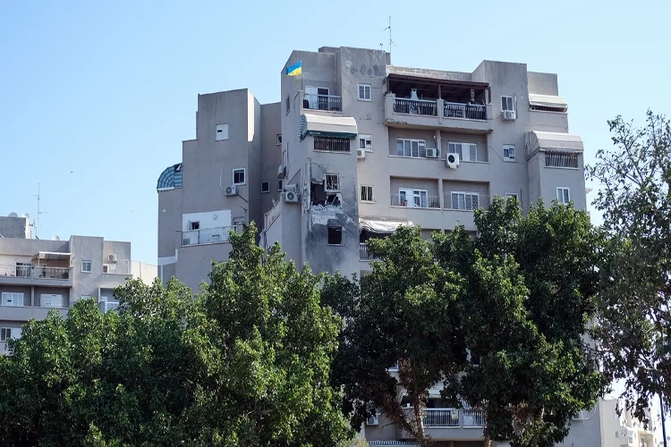 Hamas’ın attığı roketlerin isabet ettiği Aşkelon’daki hasar görüntülendi haberinin görseli