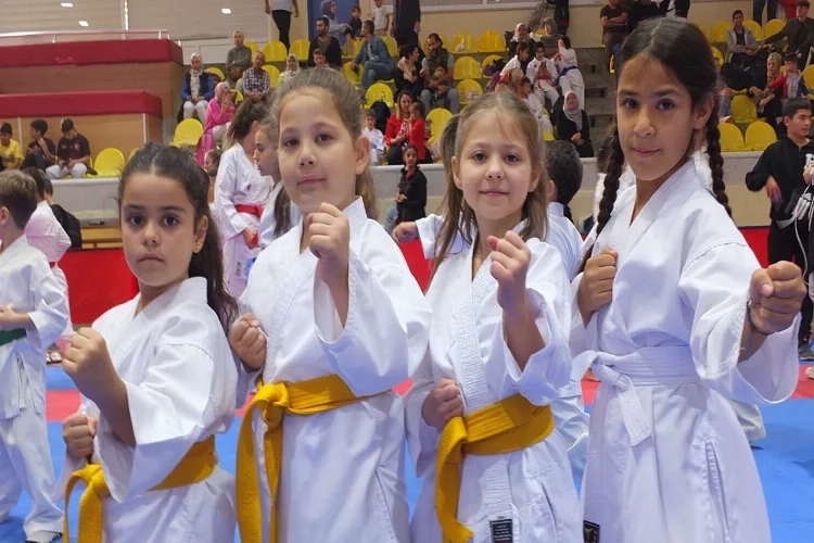 Manisa BBSK Karate Takımı şampiyon oldu haberinin görseli