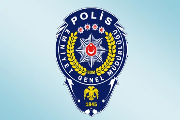 Hakkari Polisi Şemdinli’de Öğrencilerine polis mesleğini anlattı haberinin görseli