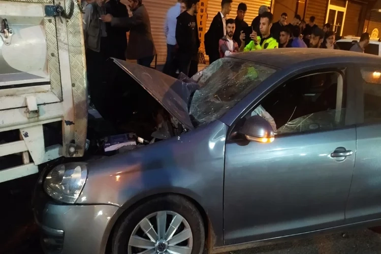 Şanlıurfa’da bir otomobil 4 araca çarptı haberinin görseli