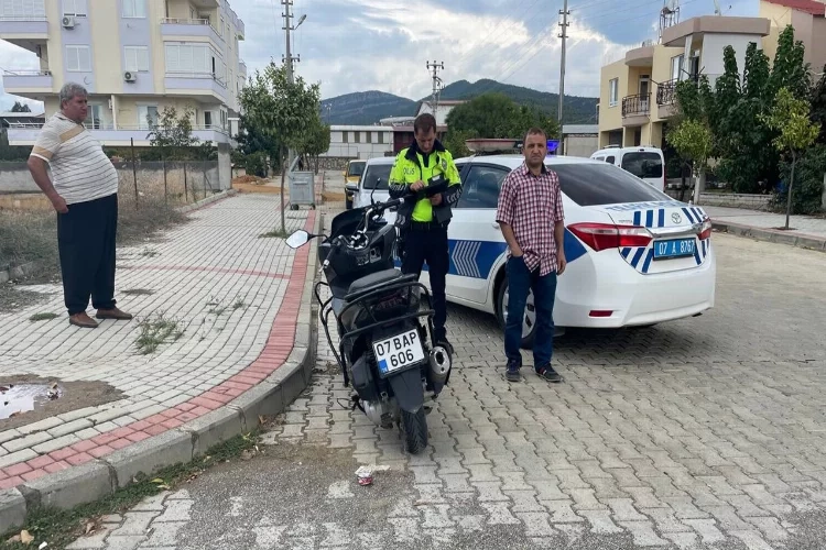 Antalya'da ehliyetsiz sürücülerin kullandığı motosikletler çarpıştı haberinin görseli