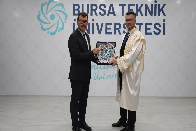 BTÜ’de Akademik Açılış Dersini Hasan Mandal yaptı