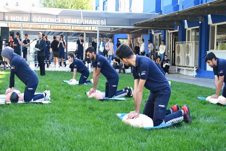 Ege Üniversitesi’nde “Hayata El Ver” etkinliği