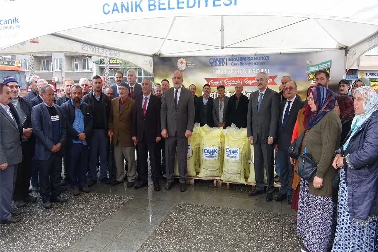 Samsun'da çiftçilere 10 ton gübre desteği haberinin görseli