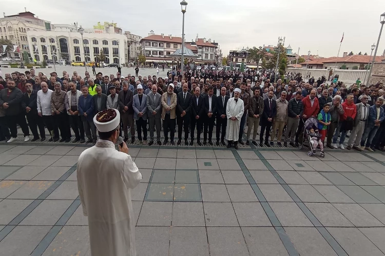 Filistin’de hayatını kaybedenler için Konya'da gıyabi cenaze namazı kılındı