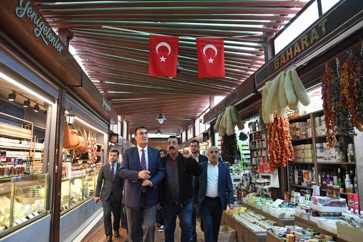 Bursa'da tarihi çarşılar yeniden cazibe merkezi haline geldi haberinin görseli