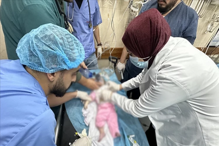 Gazze'de emekli sağlık çalışanları göreve çağrıldı haberinin görseli