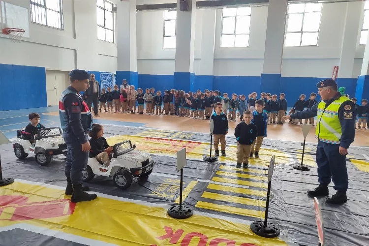 Elazığ'da öğrencilere trafik eğitimi verildi