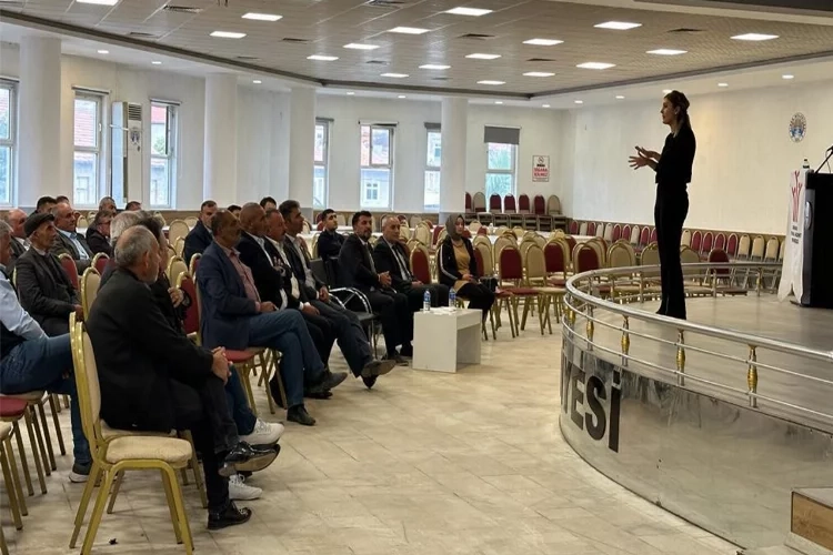 Afyon’da muhtarlara erken yaşta ve zorla evlilikle ilgili eğitim haberinin görseli