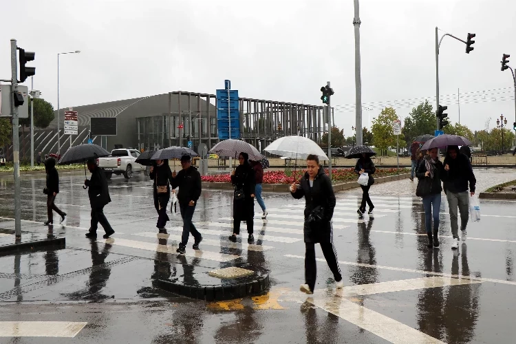 Samsun'da sağanak etkili oldu: Metrekareye 57,7 kilo yağış düştü haberinin görseli