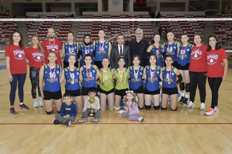 Eskişehir'de voleybol kupa töreni düzenlendi