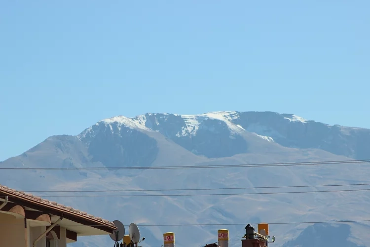 Erzincan, karla kaplandı haberinin görseli