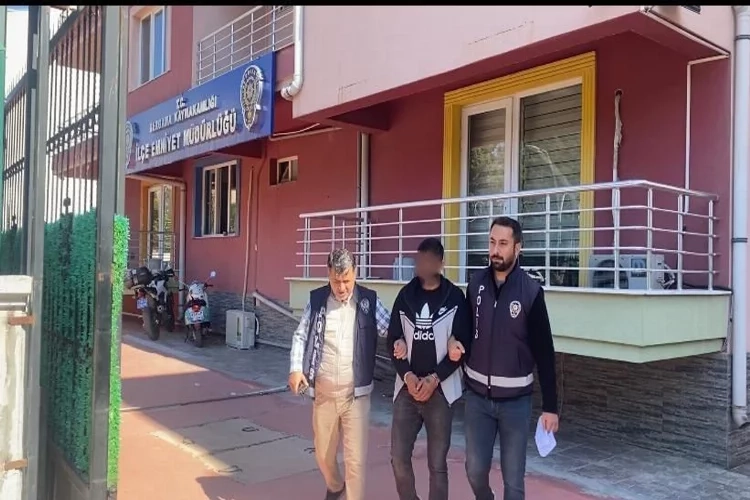 İzmir'de şüpheli hırsız yakalandı