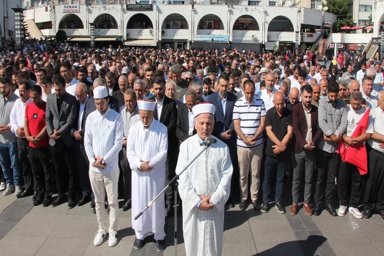 Mersin’de Filistinliler için gıyabi cenaze namazı kılındı