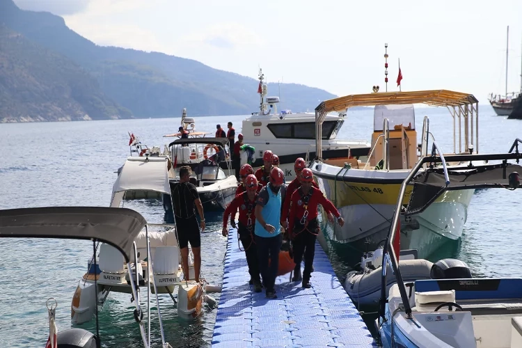 Muğla’da acı kaza: İngiliz paraşüt pilotu kayalıklara düştü