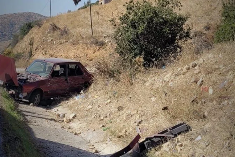 Manisa’da kontrolden çıkan otomobil kanala düştü