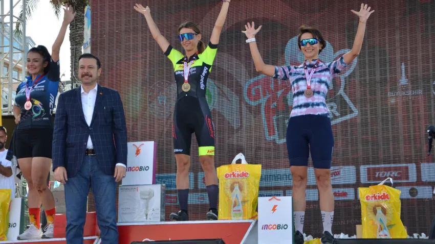 MAHMUT ATİLLA KAYA KÜRSÜ (1)