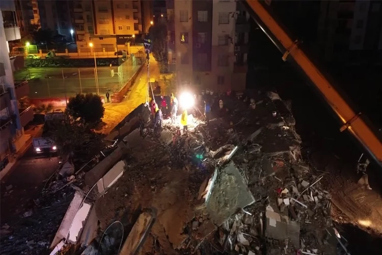 82 kişinin öldüğü binanın inşaat mühendisinden avukata suçlama haberinin görseli
