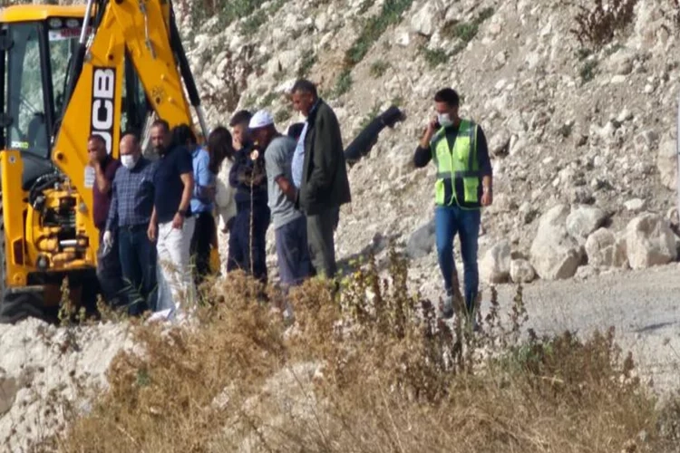 İzmir'de 'kimyasal atık' şüphesi vatandaşları korkuttu haberinin görseli