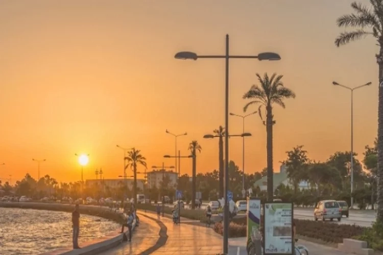 İzmir'de bugün hava nasıl olacak? İşte saatlik hava durumu 24.10.2023 haberinin görseli