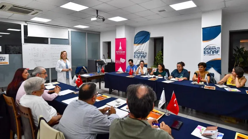 buyuksehirden-kemeralti-esnafina-ingilizce-egitimi (4)