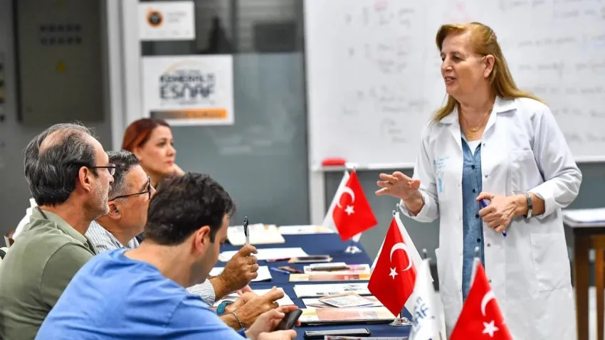 buyuksehirden-kemeralti-esnafina-ingilizce-egitimi (5)