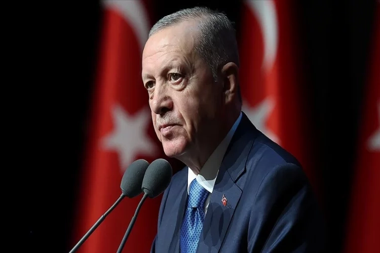 Cumhurbaşkanı Erdoğan, hayatını kaybeden Zeren Ertaş'ın babası ile görüştü haberinin görseli