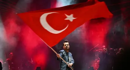 İzmir'de Cumhuriyet'in 100. yıl dönümü kutlamaları
