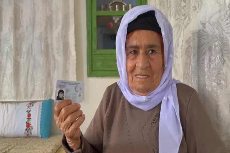 Evlendiği gün Atatürk vefat etmiş... Cumhuriyetle yaşıt Rabia nine geçmişe götürdü haberinin görseli