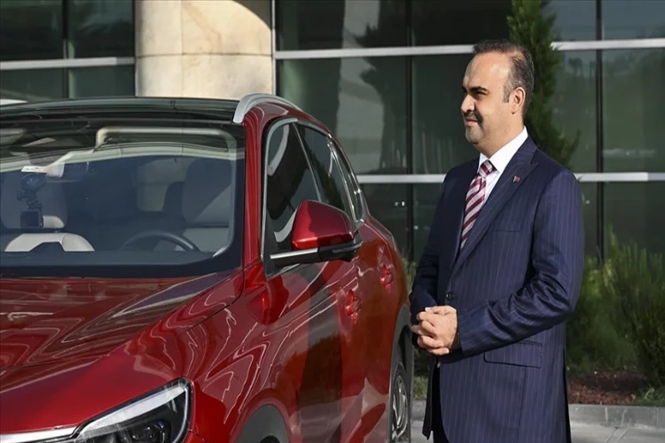 Bakan Kacır: Yüksek hızlı trenleri milli olarak geliştirmeyi hedefliyoruz haberinin görseli