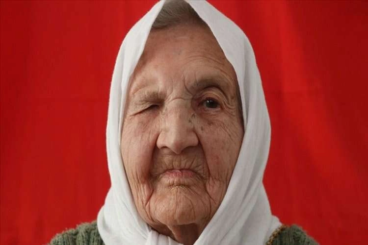 Fahriye nine, Cumhuriyet'in 10. yıl kutlamalarını dün gibi hatırlıyor haberinin görseli
