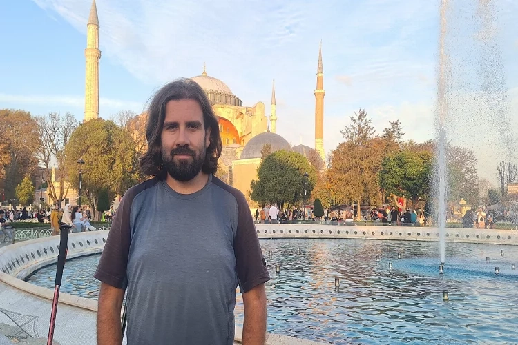 Cumhuriyetin 100. yılında Paris’ten İstanbul’a yürüdü haberinin görseli