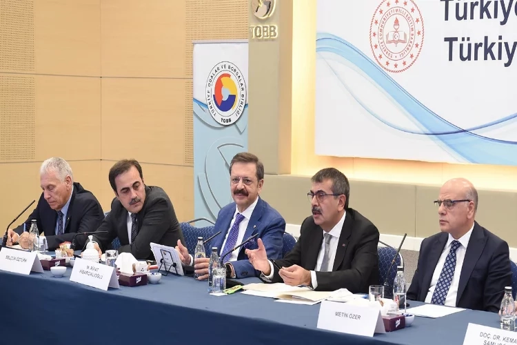 Bakan Tekin'den özel okullardaki öğretmenlere SGK müjdesi haberinin görseli