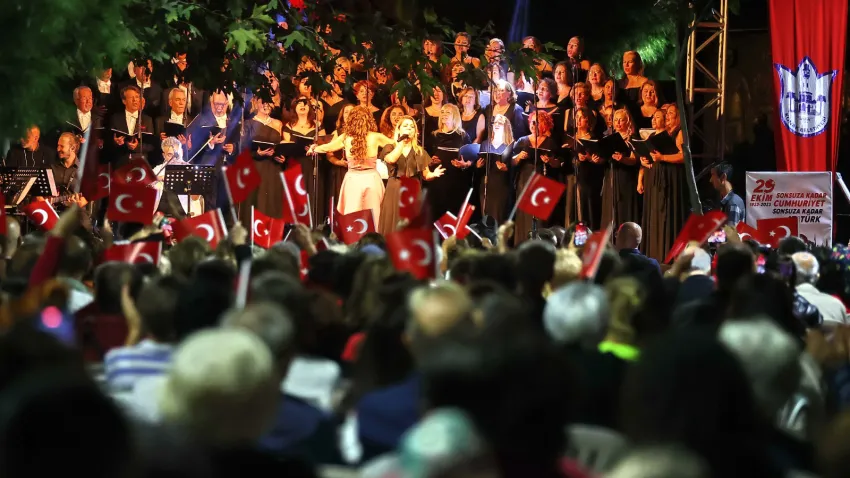 Konak’ta 100. yıl coşkusu sürüyor (4)