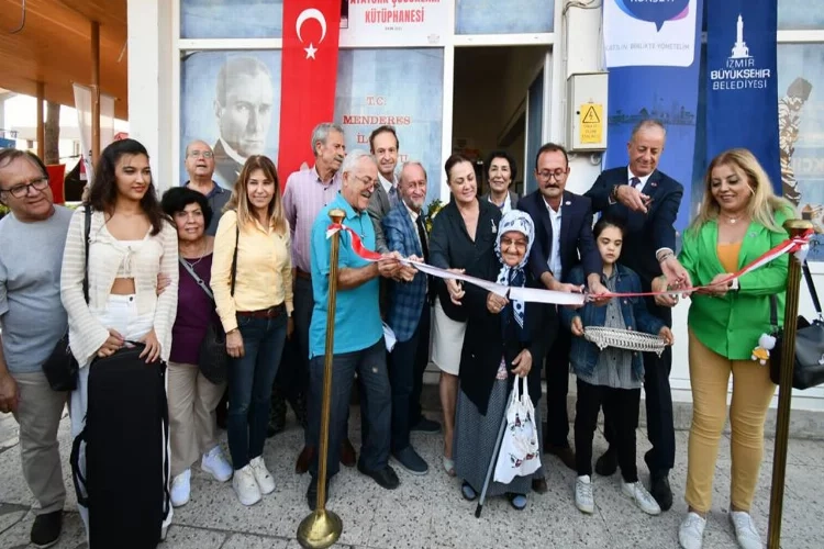 İzmir'de Atatürk Çocukları Kütüphanesi açıldı haberinin görseli