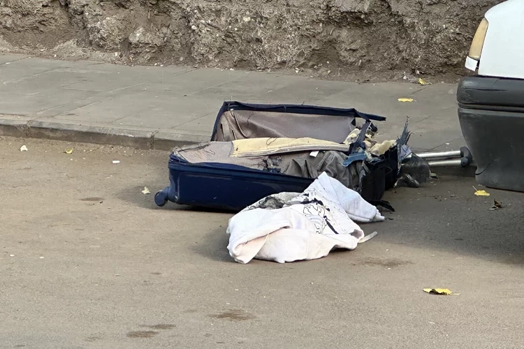 Diyarbakır'da yol kenarındaki şüpheli valiz polisi harekete geçirdi haberinin görseli