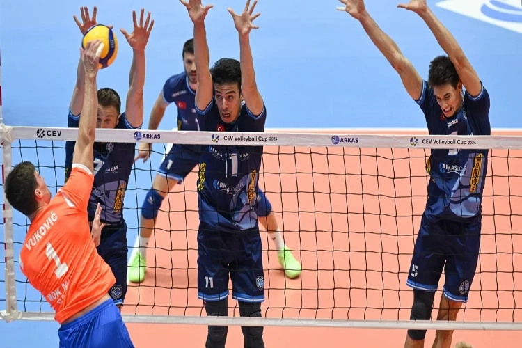 Arkas Spor, 16'lı final turuna yükseldi haberinin görseli