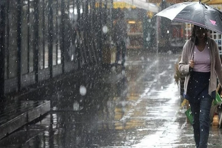 İzmir'e sağanak geliyor! haberinin görseli